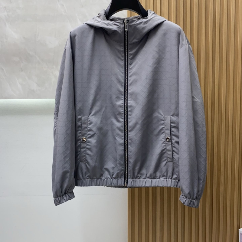 chr1st1an D10r outwear